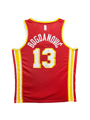 Maillot Authentique Atlanta Hawks Domicile signe par Bogdan Bogdanoviċ et certifie par Beckett