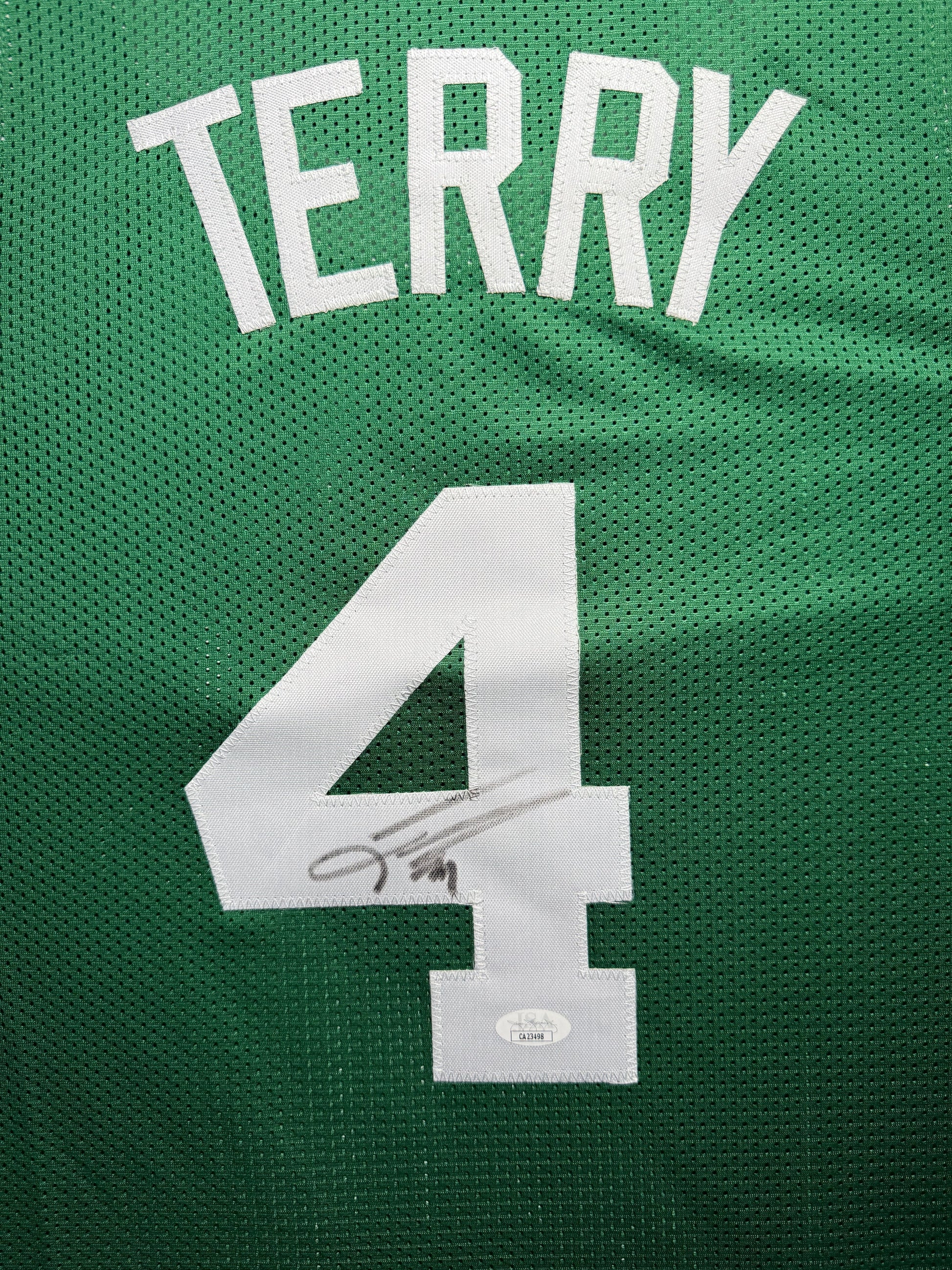 Maillot Custom Domicile signe par Jason Terry certifie par JSA authentic-signatures