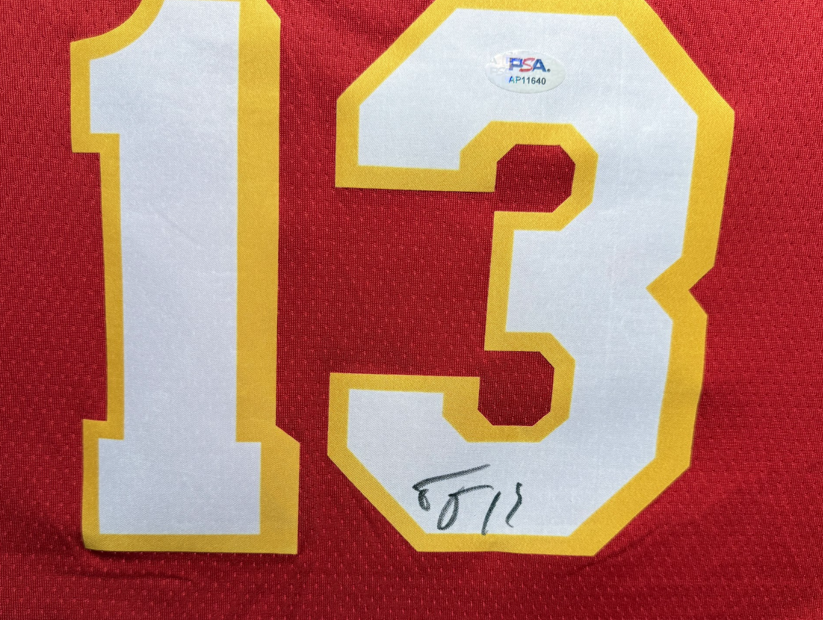 Maillot Authentique Atlanta Hawks Domicile signe par Bogdan Bogdanoviċ et certifie par Beckett authentic-signatures