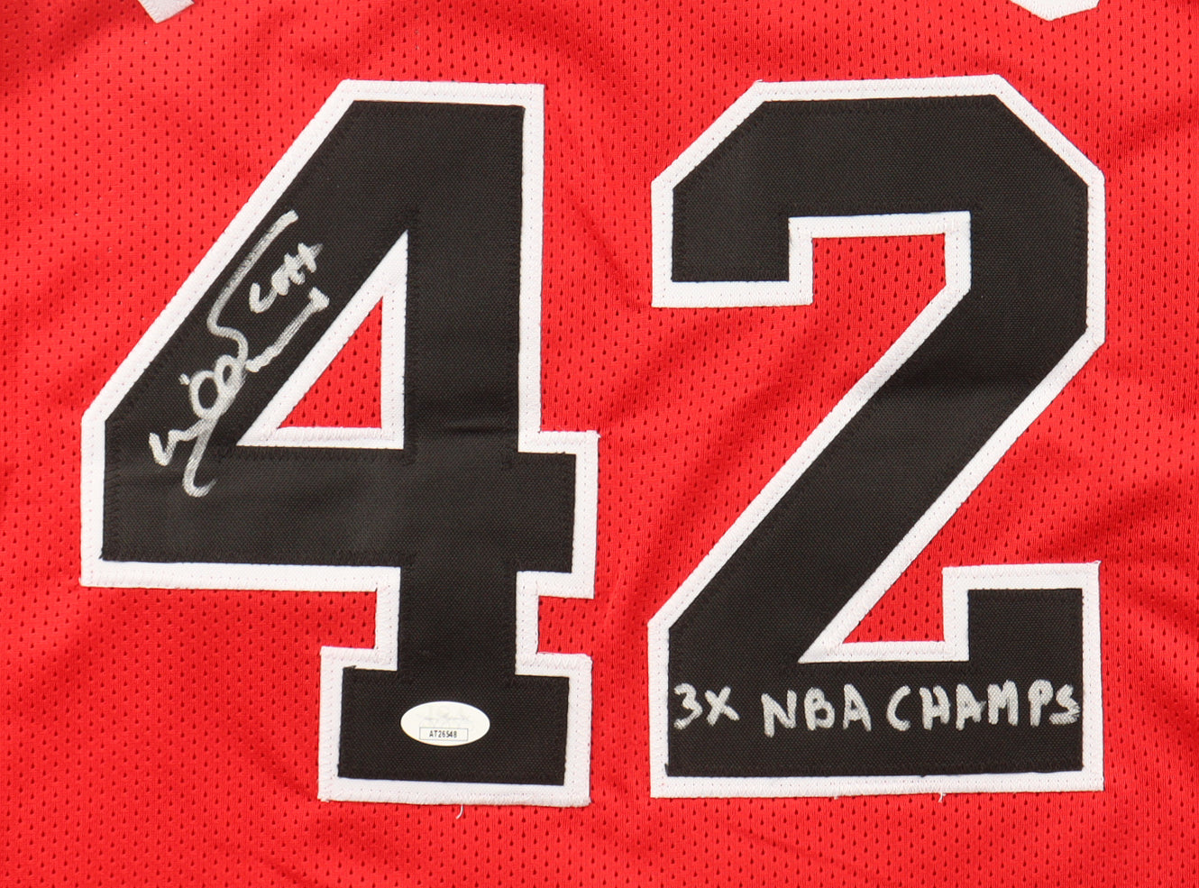 Scott Williams Signed Chicago Bulls Jersey"3X NBA CHAMPS!"
(RED)